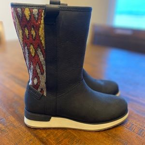 New women’s Merrell Roam boots